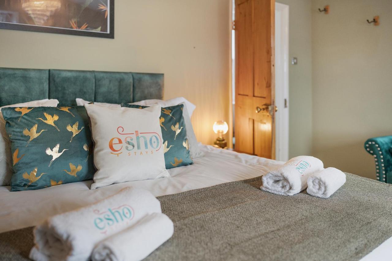 4 Bedroom Home With Garden, Game Room, Parking- Esho Stays Gloucester Dış mekan fotoğraf