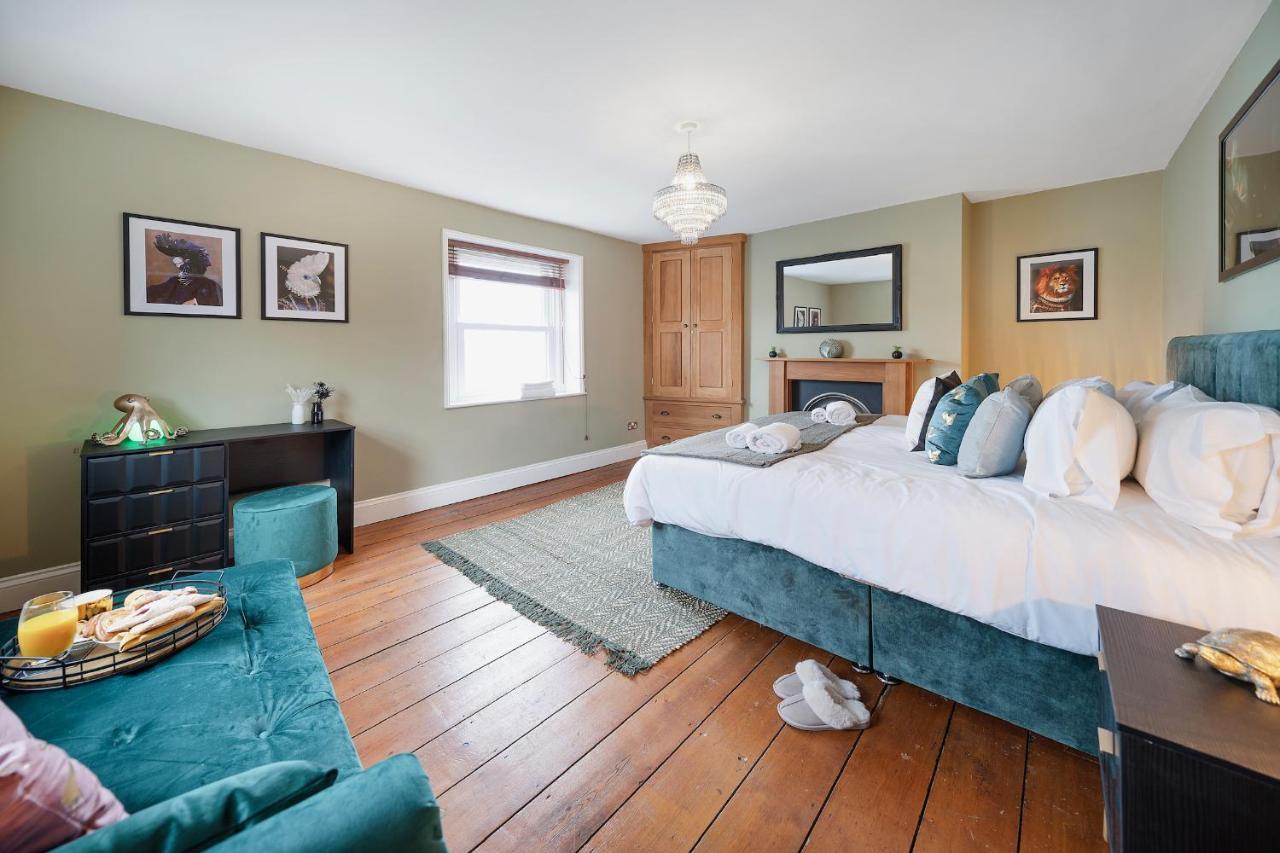 4 Bedroom Home With Garden, Game Room, Parking- Esho Stays Gloucester Dış mekan fotoğraf