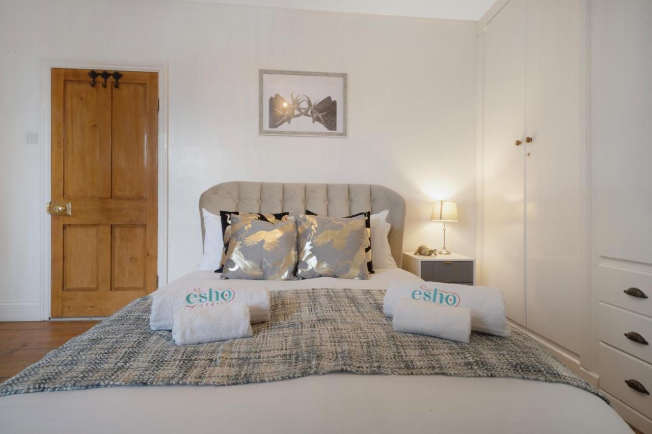 4 Bedroom Home With Garden, Game Room, Parking- Esho Stays Gloucester Dış mekan fotoğraf