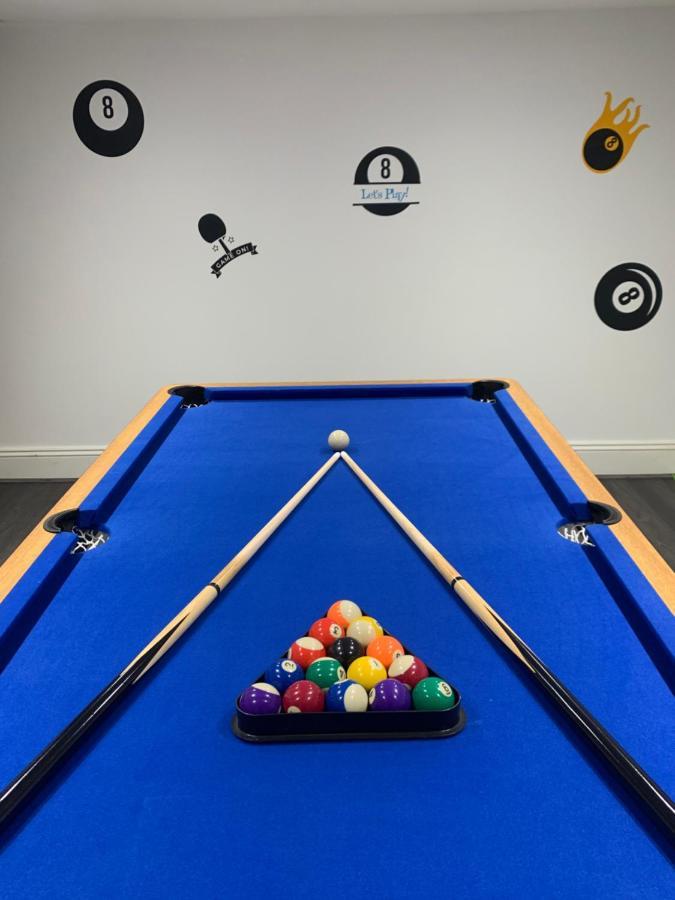 4 Bedroom Home With Garden, Game Room, Parking- Esho Stays Gloucester Dış mekan fotoğraf